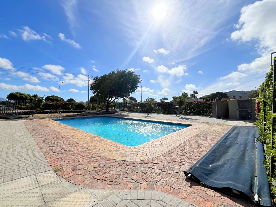 To Let 3 Bedroom Property for Rent in Parow Golf Course Western Cape